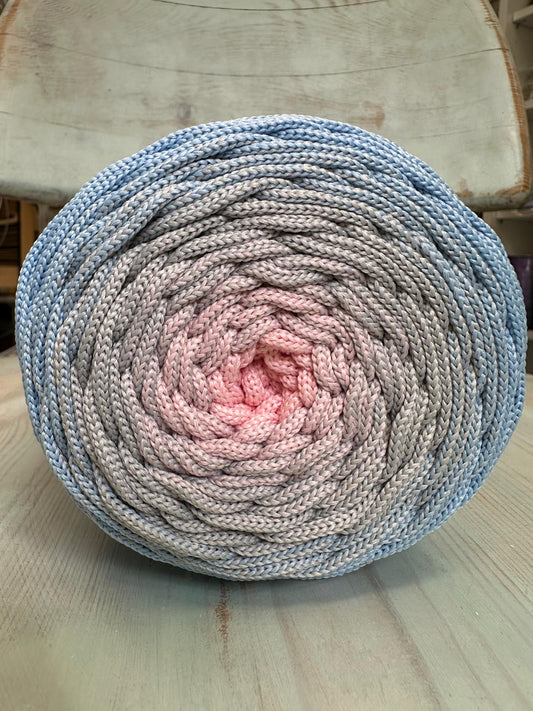 Polyestergarn | Ombre mit Farbverlauf | Stärke 3 mm | Länge 260 Meter | Verschiedene Farben