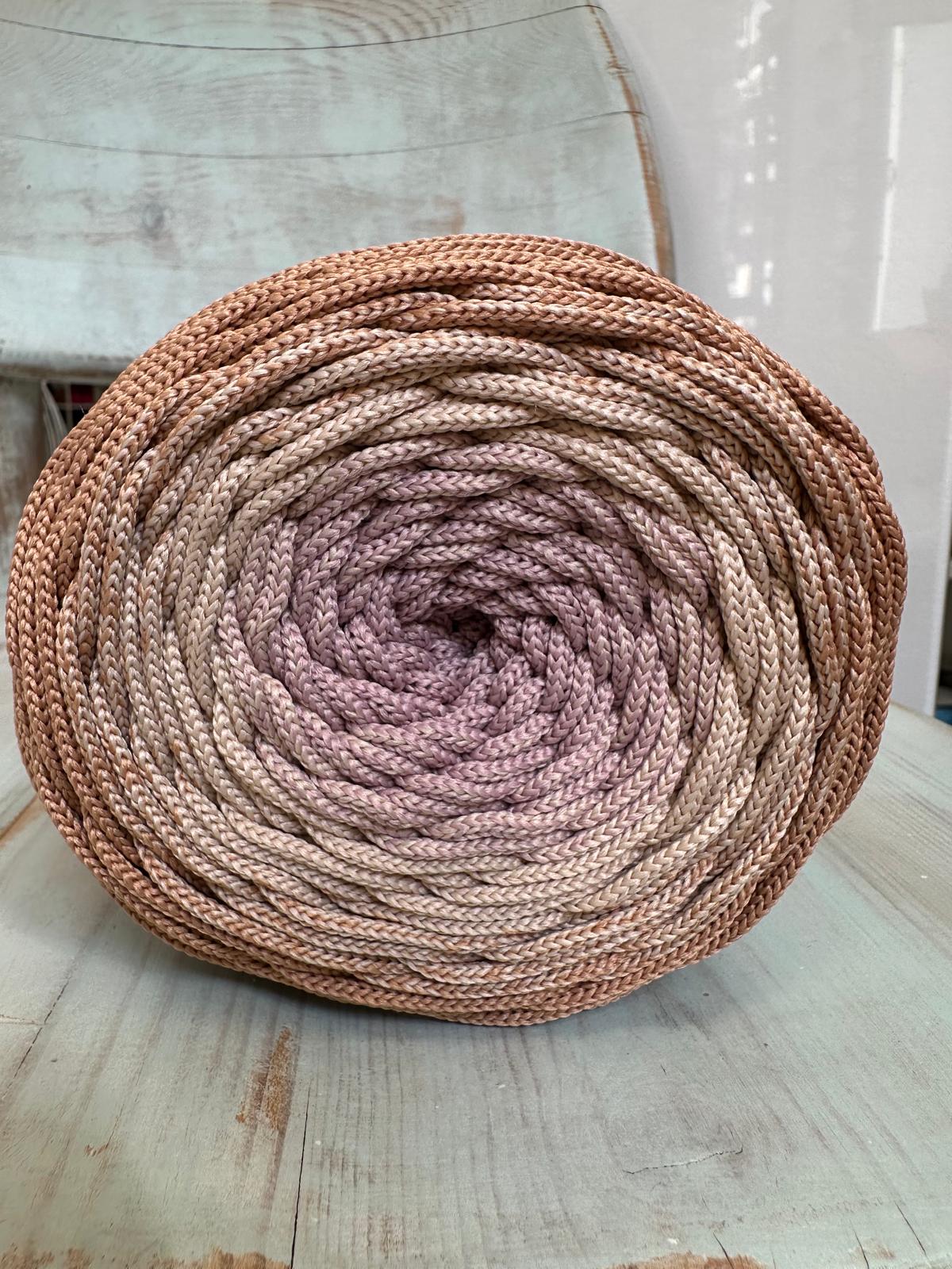 Polyestergarn | Ombre mit Farbverlauf | Stärke 3 mm | Länge 260 Meter | Verschiedene Farben