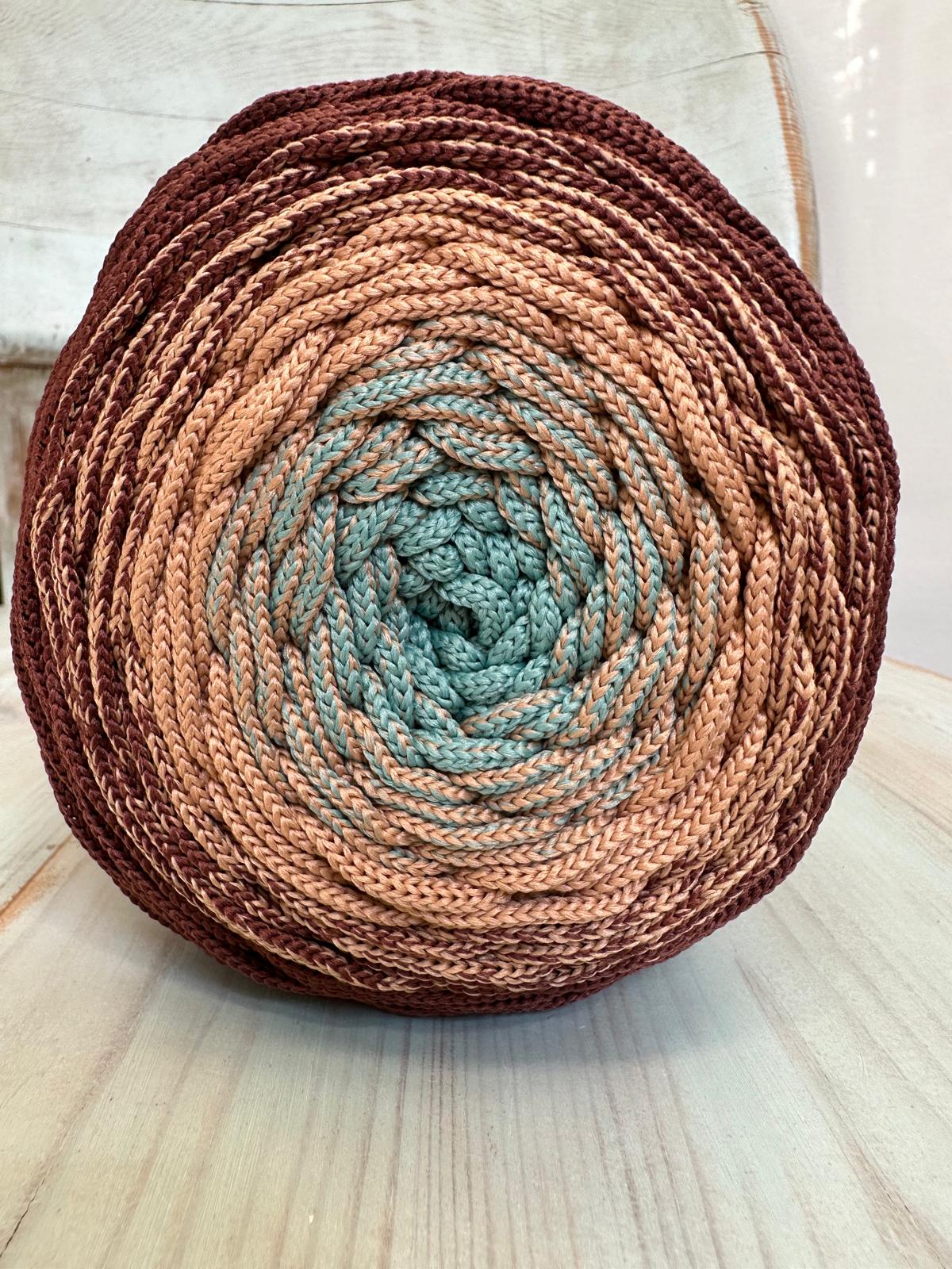 Polyestergarn | Ombre mit Farbverlauf | Stärke 3 mm | Länge 260 Meter | Verschiedene Farben