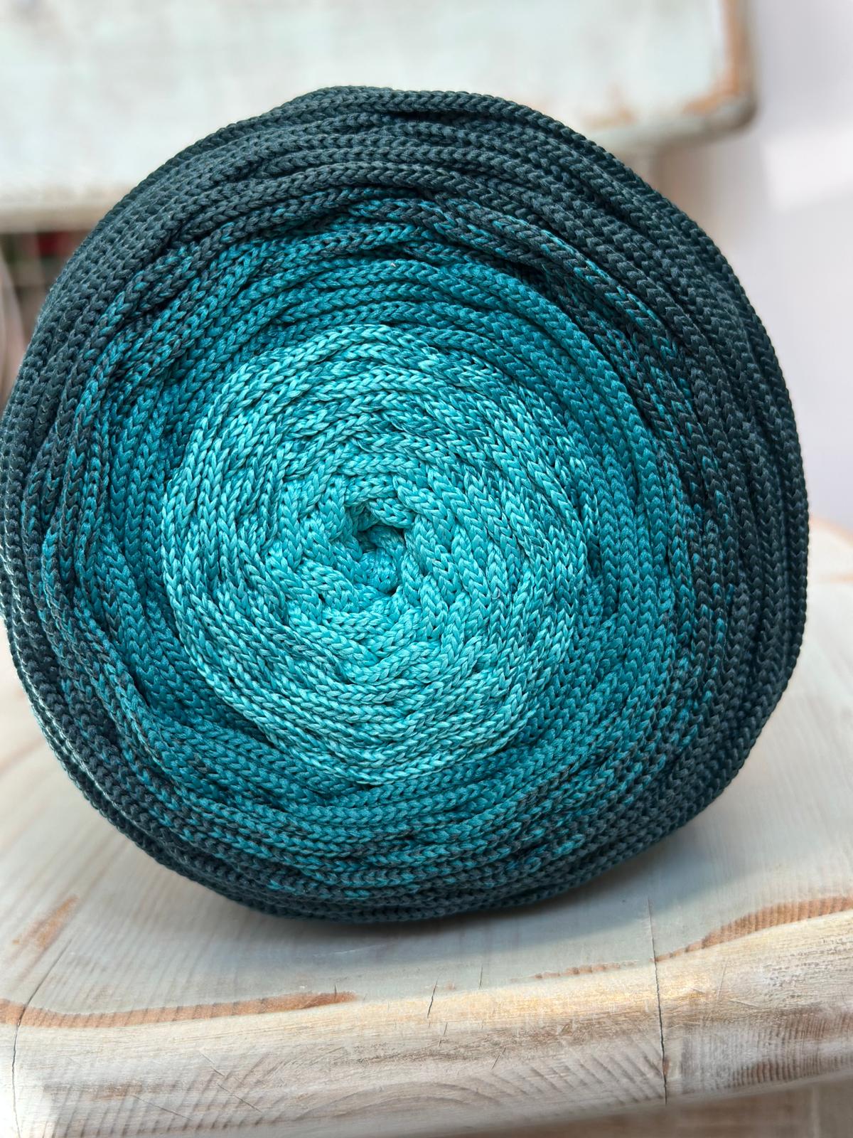 Polyestergarn | Ombre mit Farbverlauf | Stärke 3 mm | Länge 260 Meter | Verschiedene Farben