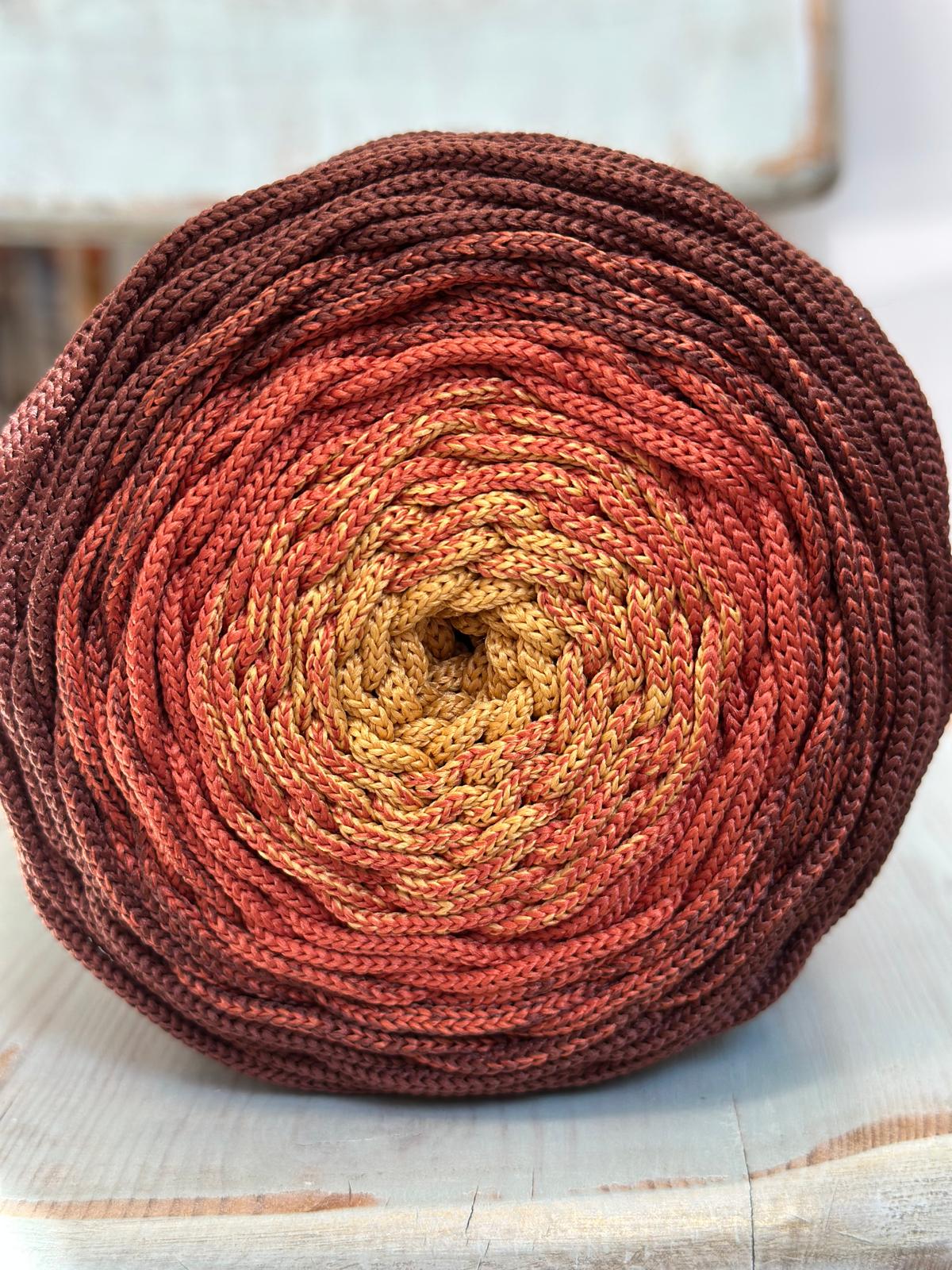 Polyestergarn | Ombre mit Farbverlauf | Stärke 3 mm | Länge 260 Meter | Verschiedene Farben