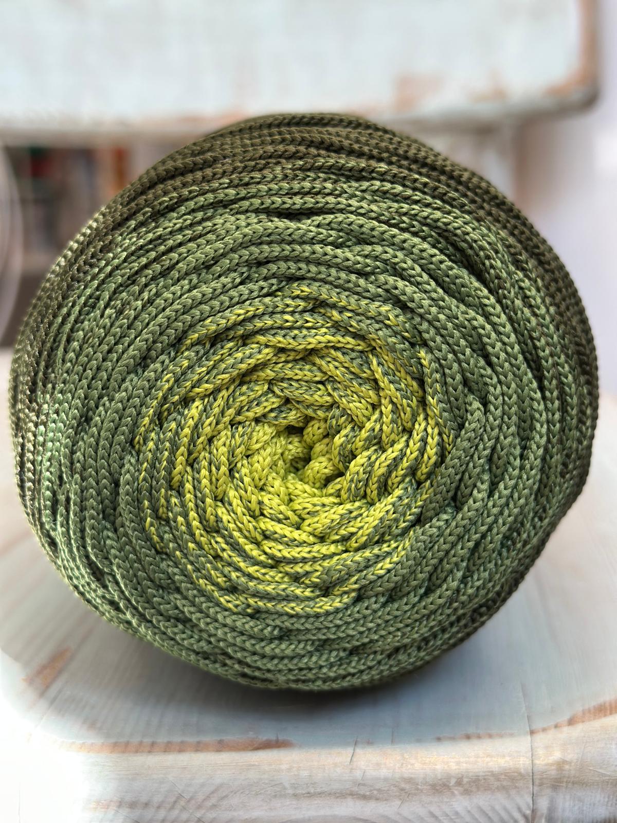 Polyestergarn | Ombre mit Farbverlauf | Stärke 3 mm | Länge 260 Meter | Verschiedene Farben