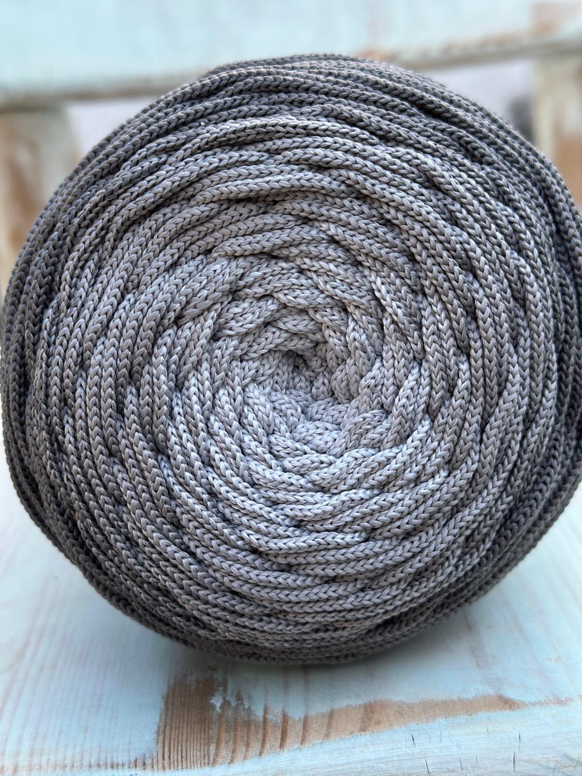 Polyestergarn | Ombre mit Farbverlauf | Stärke 3 mm | Länge 260 Meter | Verschiedene Farben