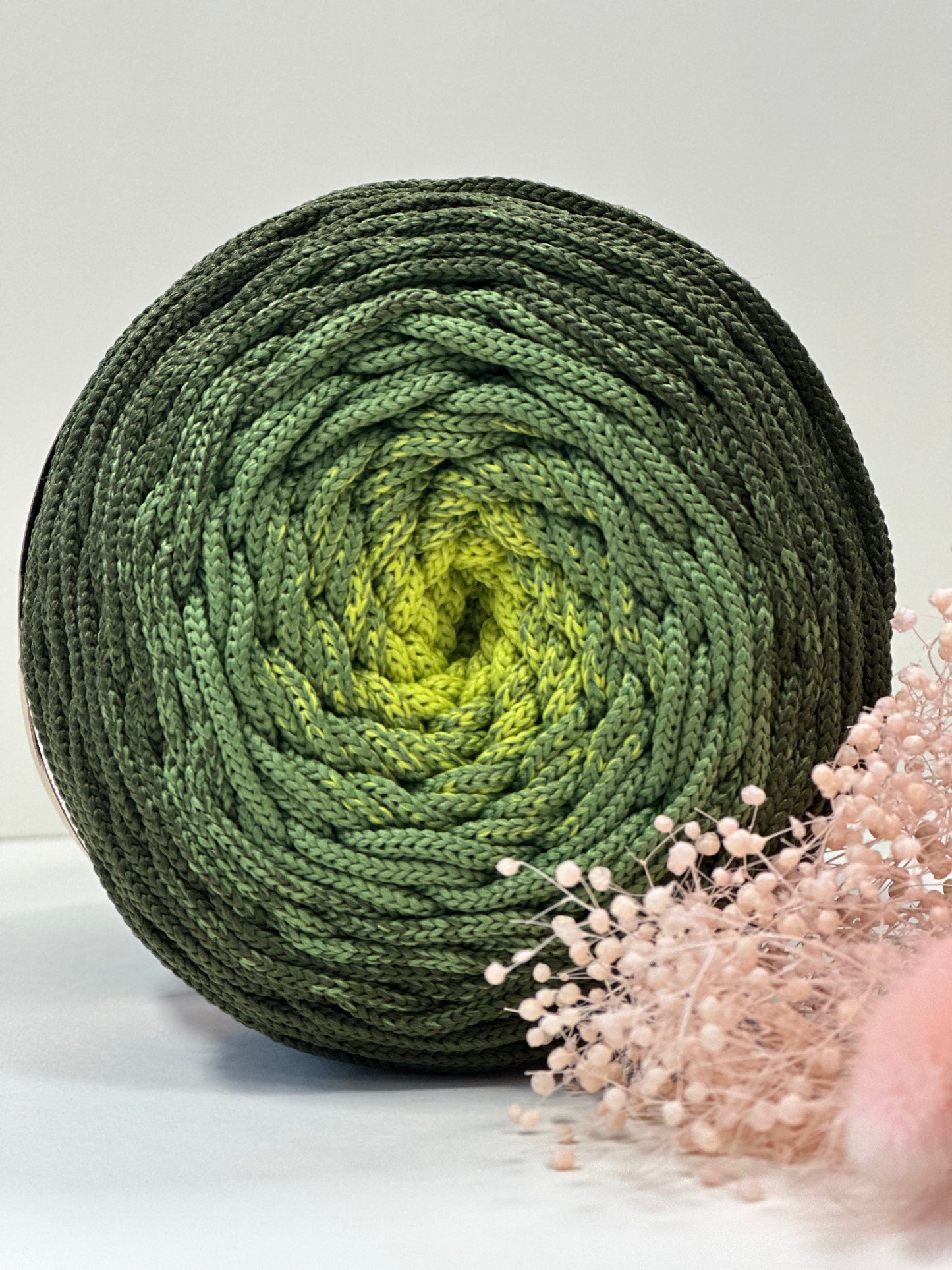 Polyestergarn | Ombre mit Farbverlauf | Stärke 3 mm | Länge 260 Meter | Verschiedene Farben