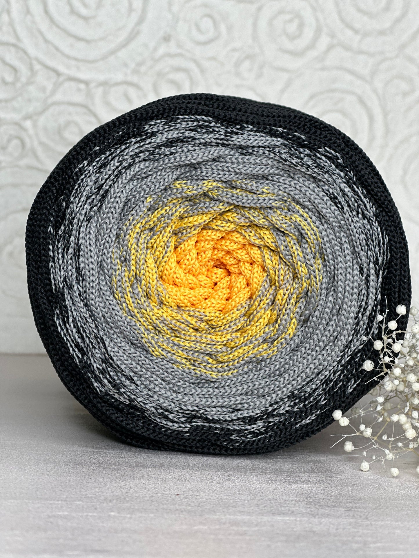 Polyestergarn | Ombre mit Farbverlauf | Stärke 3 mm | Länge 260 Meter | Verschiedene Farben