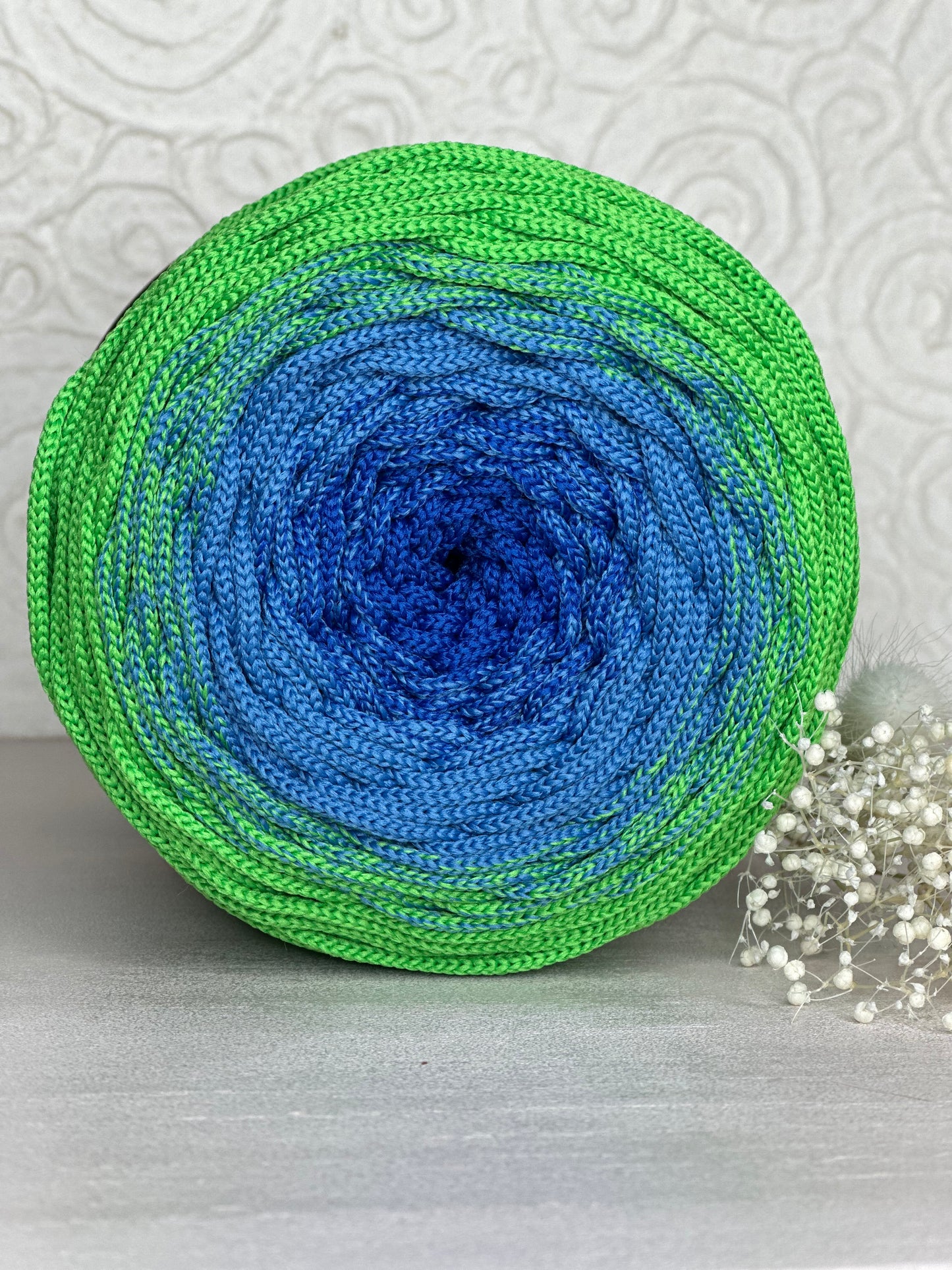 Polyestergarn | Ombre mit Farbverlauf | Stärke 3 mm | Länge 260 Meter | Verschiedene Farben
