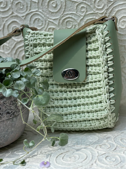 Seitenboden aus Leder | Zum Einnähen für Taschen | 190 x 70 mm | Mit Metallringen