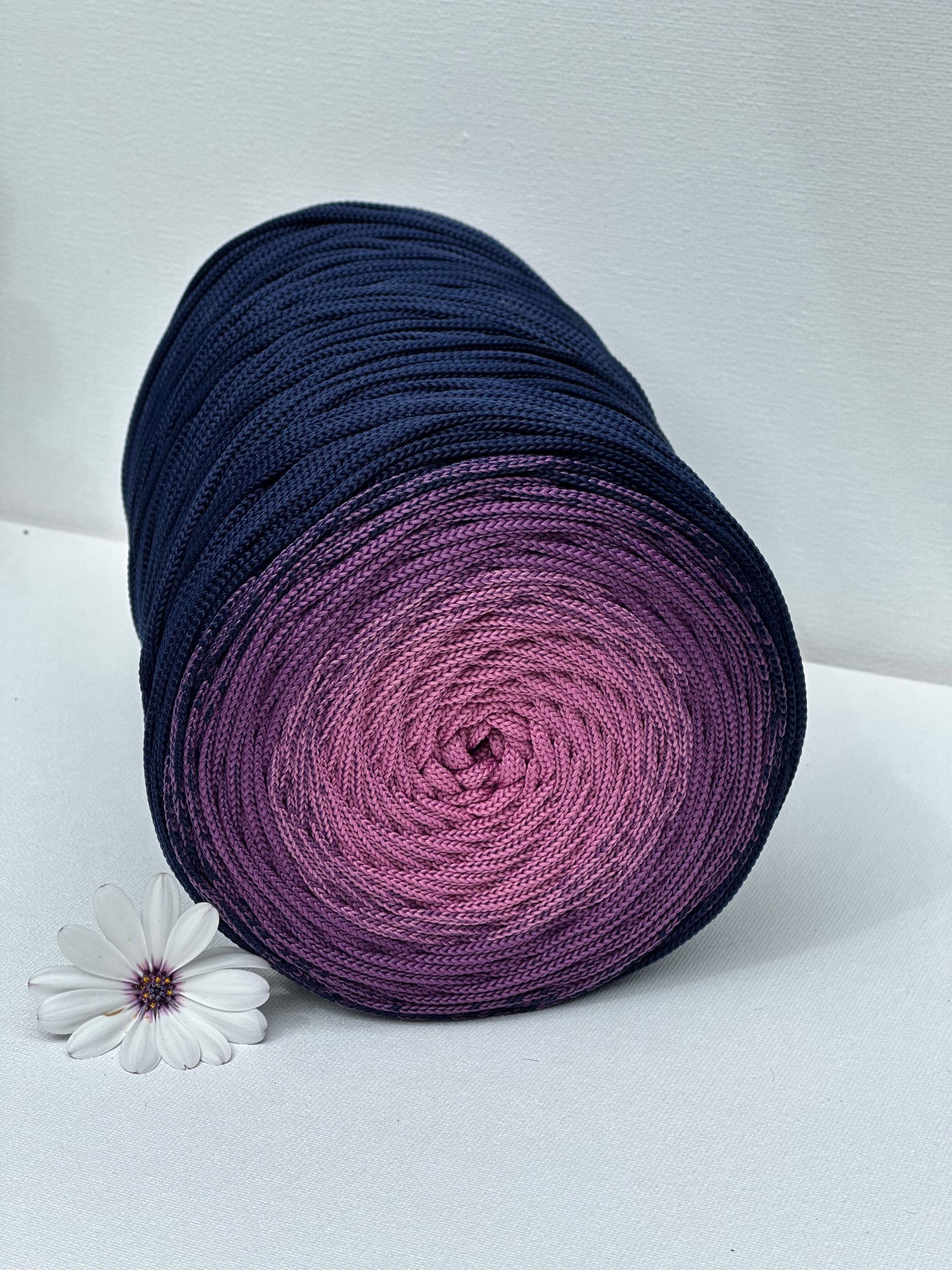 Polyestergarn | Ombre mit Farbverlauf | Stärke 5 mm | Länge 260 Meter | Verschiedene Farben