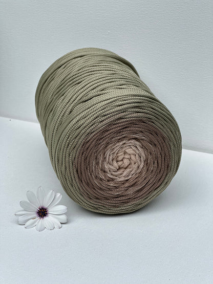 Polyestergarn | Ombre mit Farbverlauf | Stärke 5 mm | Länge 260 Meter | Verschiedene Farben