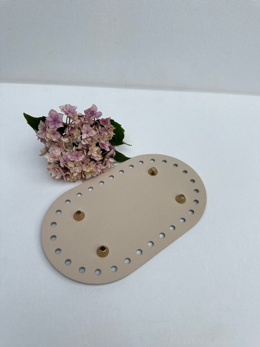 Ovaler Lederboden für gehäkelte Taschen mit Füßchen 10x17 cm