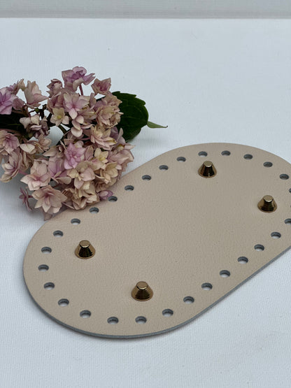 Ovaler Lederboden für gehäkelte Taschen mit Füßchen 12x21 cm