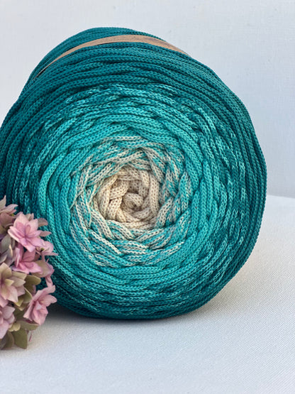 Polyestergarn | Ombre mit Farbverlauf | Stärke 3 mm | Länge 260 Meter | Verschiedene Farben