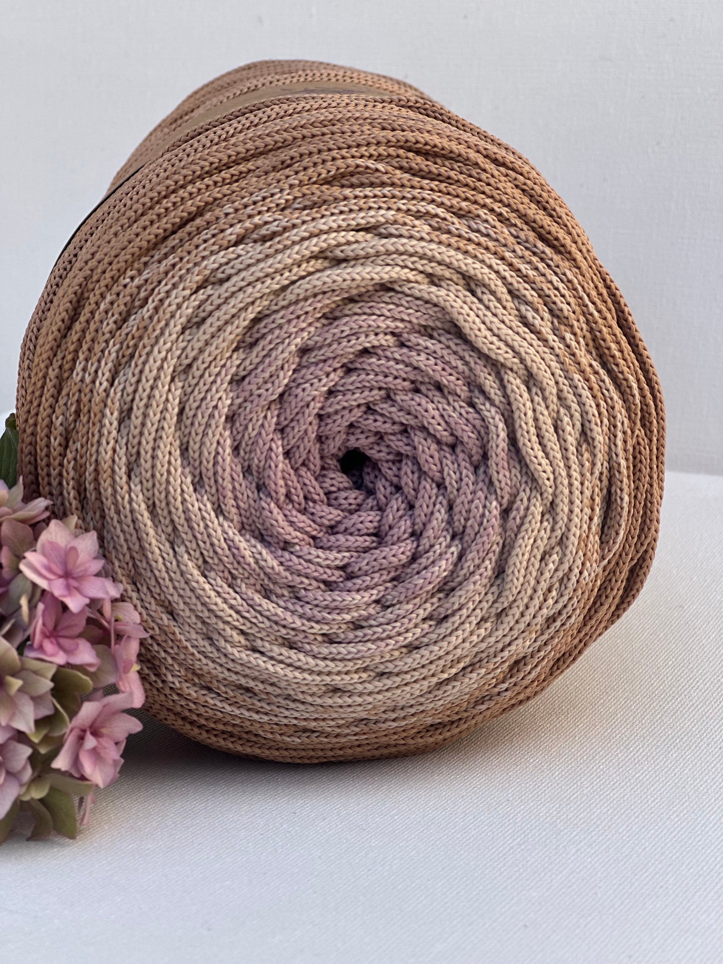 Polyestergarn | Ombre mit Farbverlauf | Stärke 3 mm | Länge 260 Meter | Verschiedene Farben