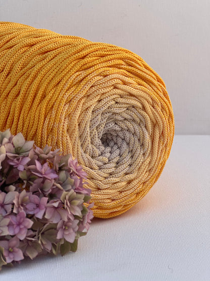 Polyestergarn | Ombre mit Farbverlauf | Stärke 3 mm | Länge 260 Meter | Verschiedene Farben