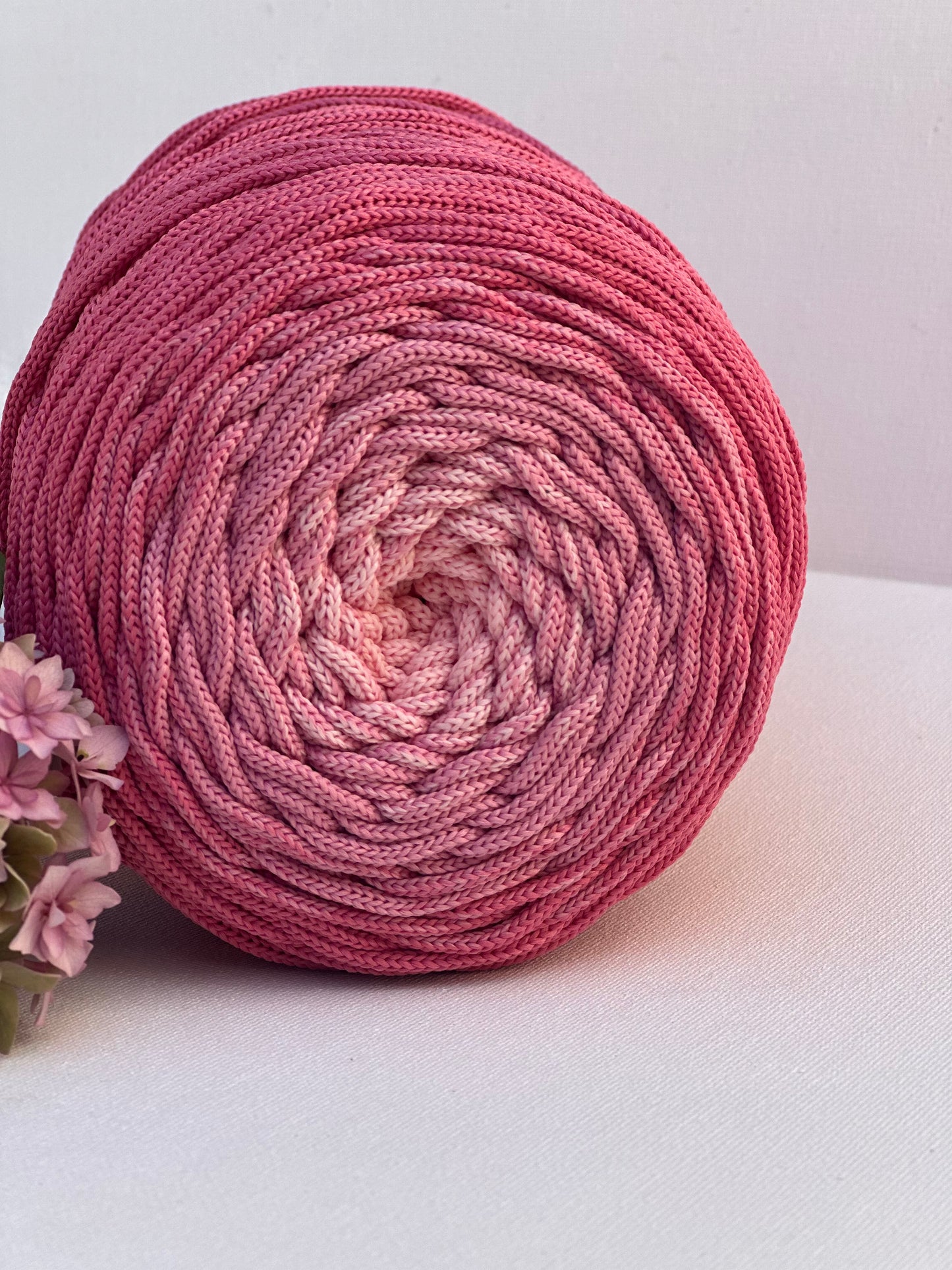 Polyestergarn | Ombre mit Farbverlauf | Stärke 3 mm | Länge 260 Meter | Verschiedene Farben