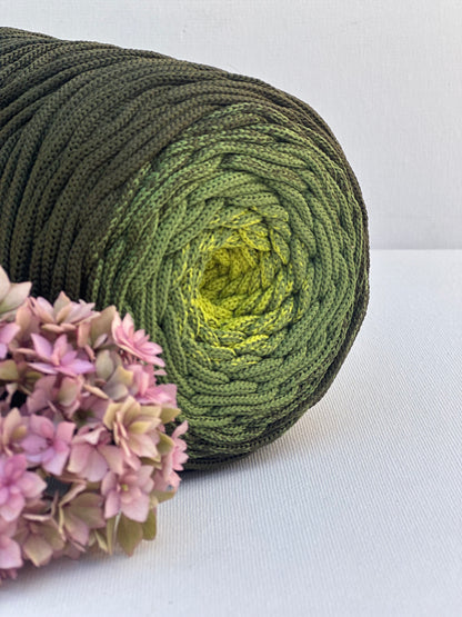 Polyestergarn | Ombre mit Farbverlauf | Stärke 3 mm | Länge 260 Meter | Verschiedene Farben