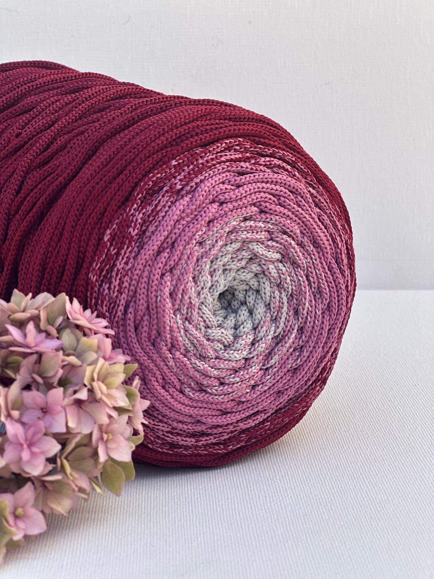 Polyestergarn | Ombre mit Farbverlauf | Stärke 3 mm | Länge 260 Meter | Verschiedene Farben