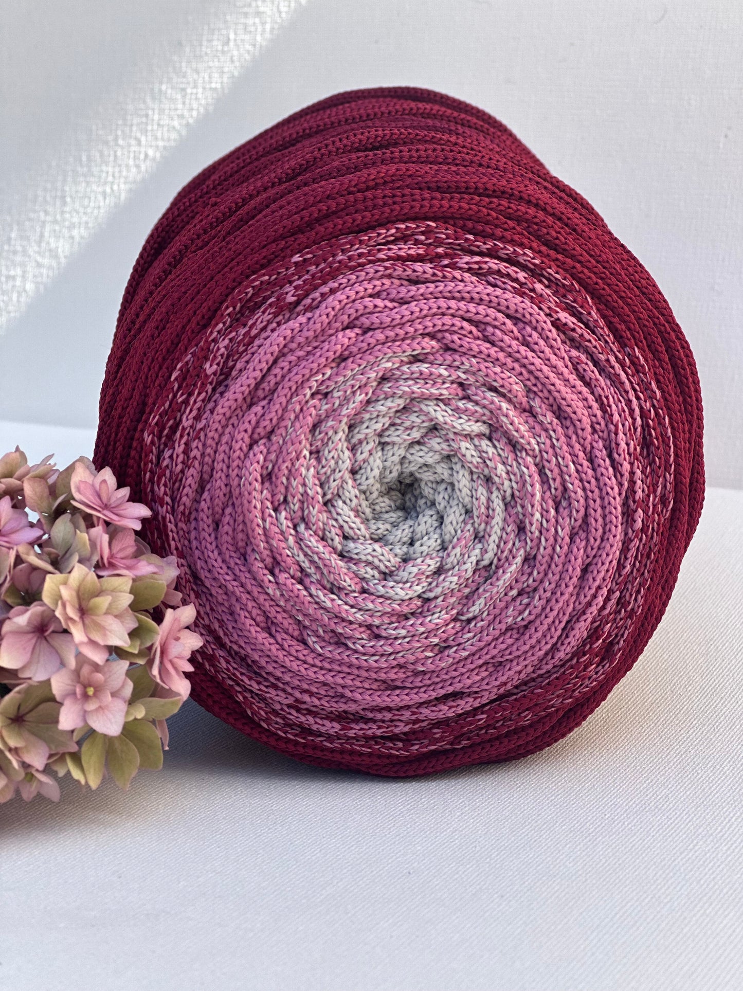 Polyestergarn | Ombre mit Farbverlauf | Stärke 3 mm | Länge 260 Meter | Verschiedene Farben