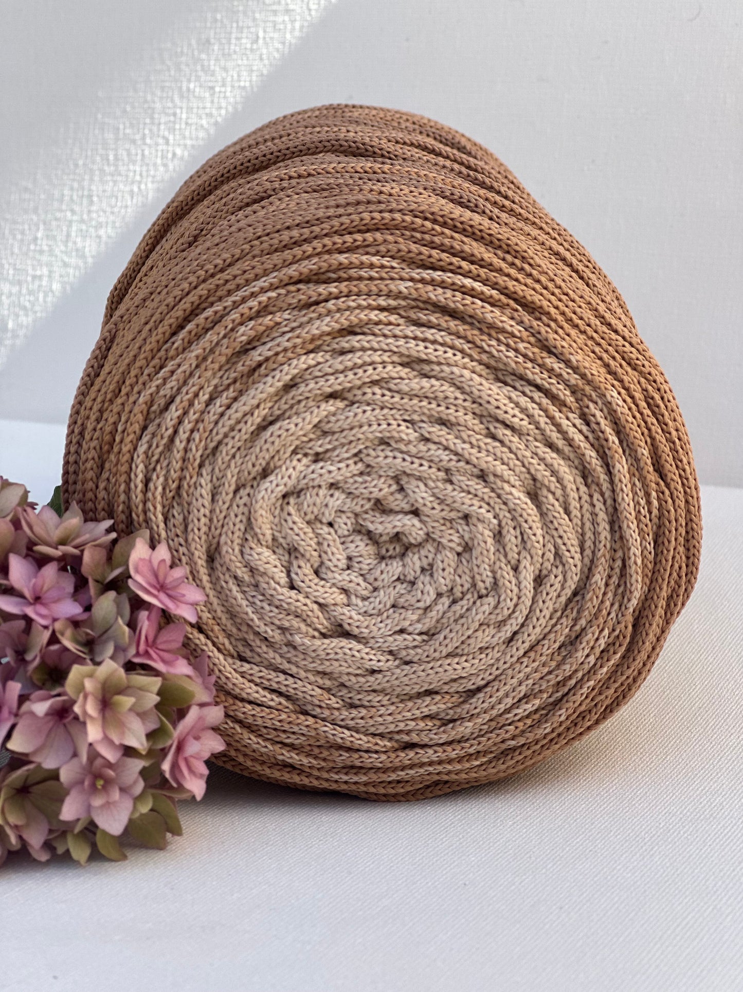 Polyestergarn | Ombre mit Farbverlauf | Stärke 3 mm | Länge 260 Meter | Verschiedene Farben