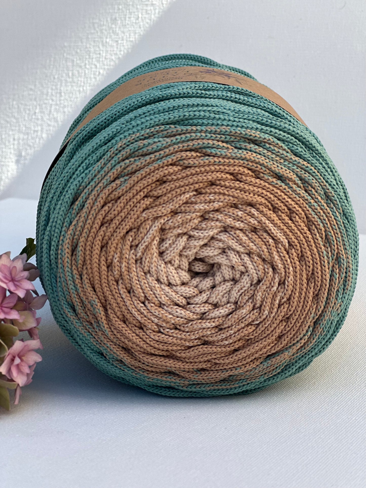 Polyestergarn | Ombre mit Farbverlauf | Stärke 3 mm | Länge 260 Meter | Verschiedene Farben