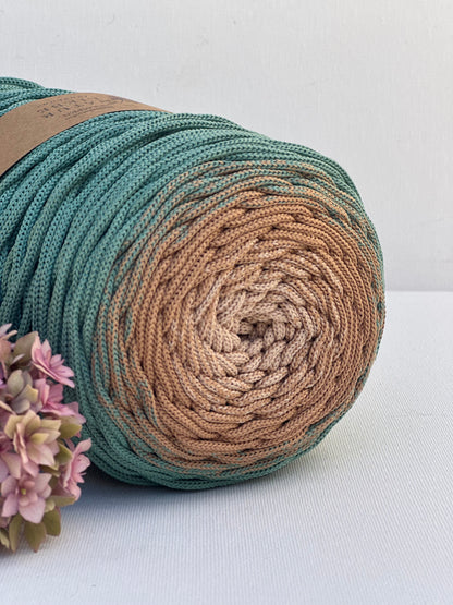 Polyestergarn | Ombre mit Farbverlauf | Stärke 3 mm | Länge 260 Meter | Verschiedene Farben