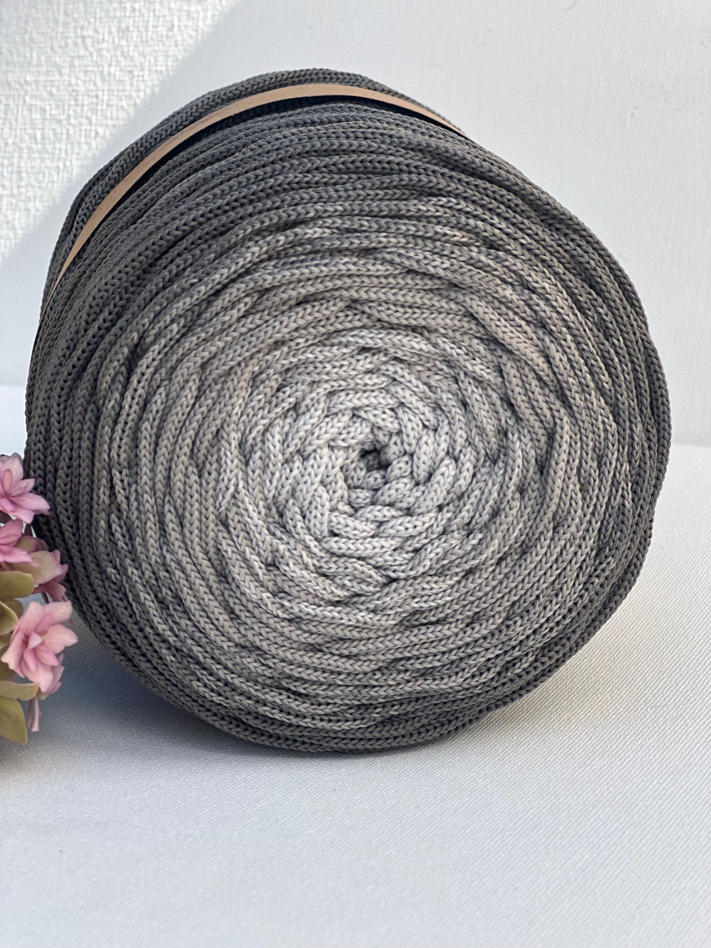 Polyestergarn | Ombre mit Farbverlauf | Stärke 3 mm | Länge 260 Meter | Verschiedene Farben