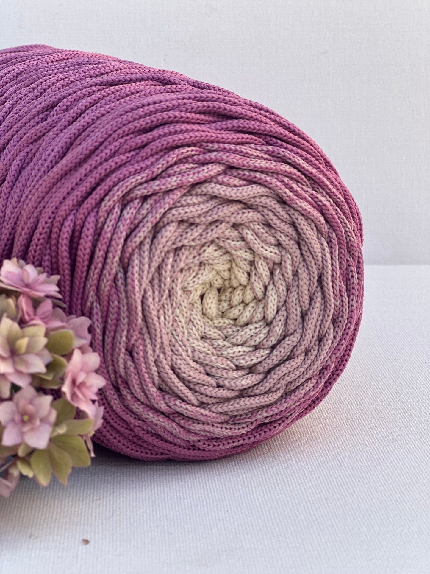 Polyestergarn | Ombre mit Farbverlauf | Stärke 3 mm | Länge 260 Meter | Verschiedene Farben