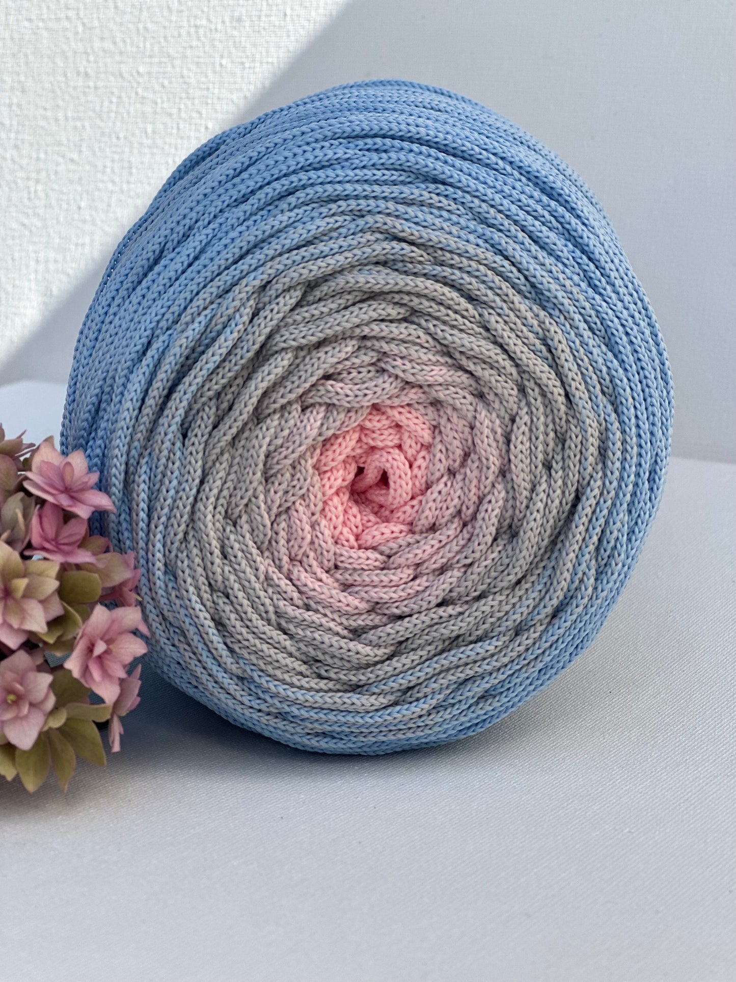 Polyestergarn | Ombre mit Farbverlauf | Stärke 3 mm | Länge 260 Meter | Verschiedene Farben