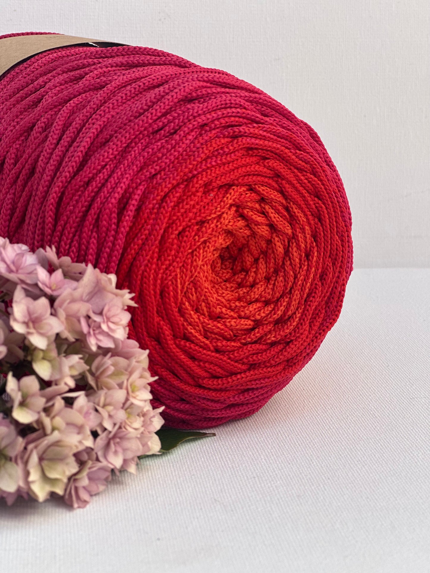 Polyestergarn | Ombre mit Farbverlauf | Stärke 3 mm | Länge 260 Meter | Verschiedene Farben