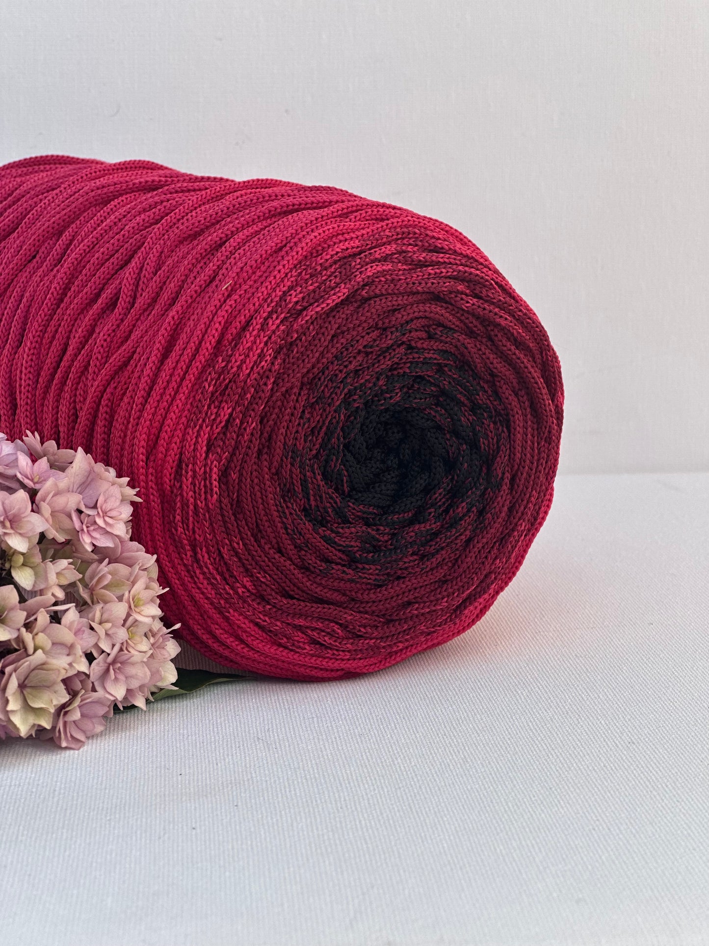 Polyestergarn | Ombre mit Farbverlauf | Stärke 3 mm | Länge 260 Meter | Verschiedene Farben