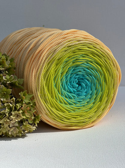 Polyestergarn | Ombre mit Farbverlauf | Stärke 5 mm | Länge 260 Meter | Verschiedene Farben