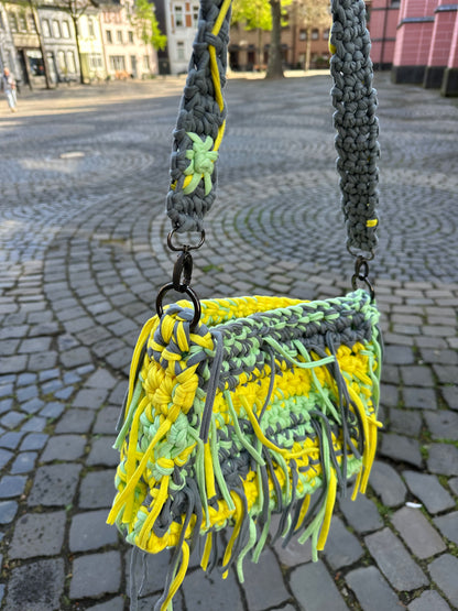 Große Handmade Schultertasche aus T-Shirt Garn Handarbeit