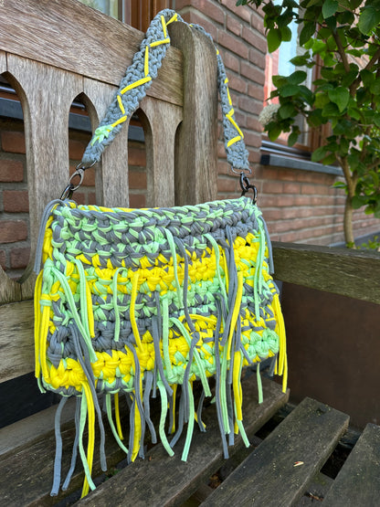 Große Handmade Schultertasche aus T-Shirt Garn Handarbeit