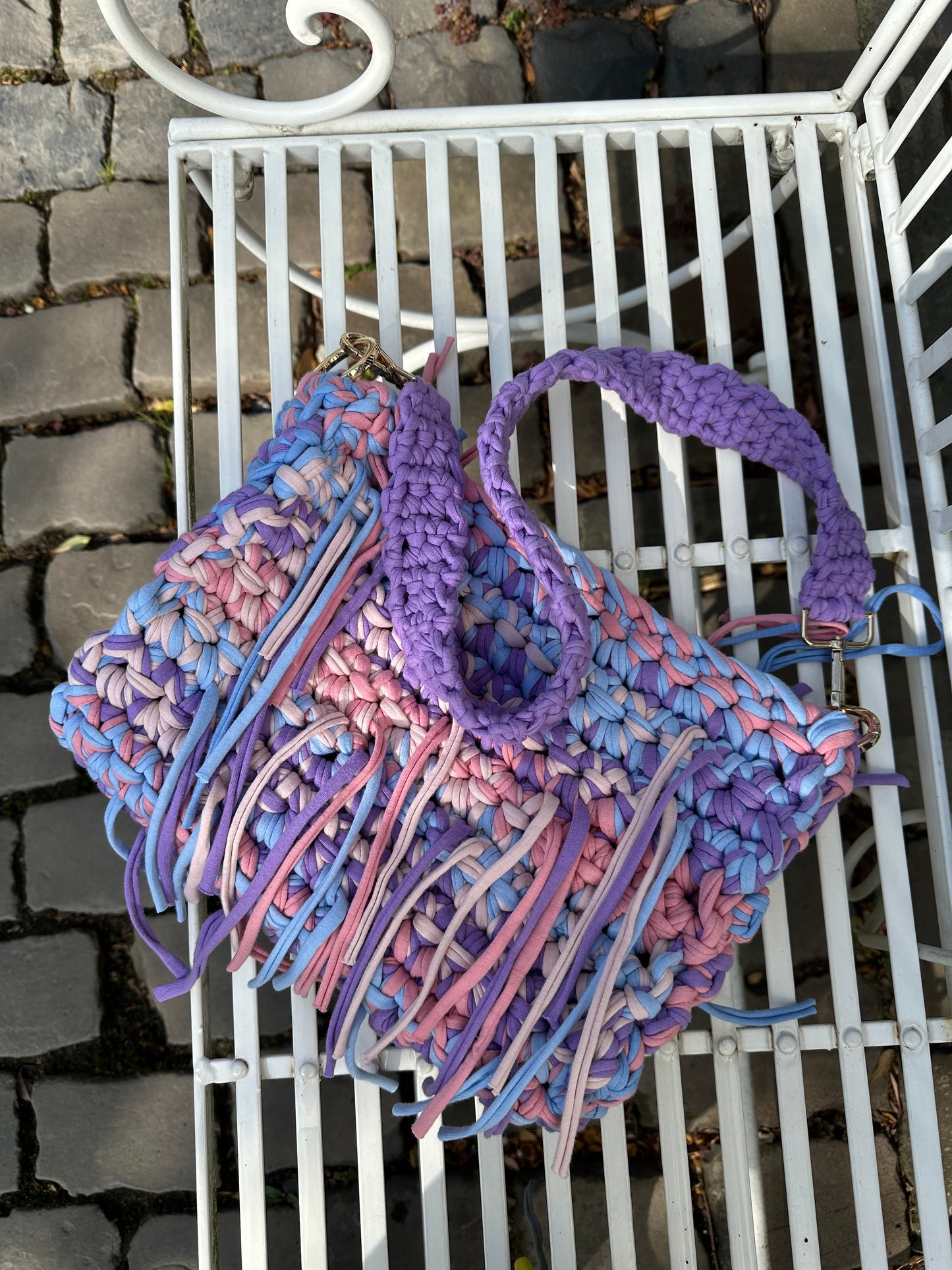 Große Handmade Schultertasche aus T-Shirt Garn Handarbeit