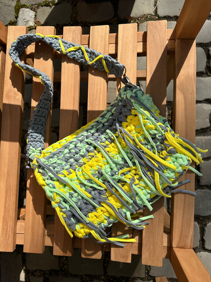 Große Handmade Schultertasche aus T-Shirt Garn Handarbeit