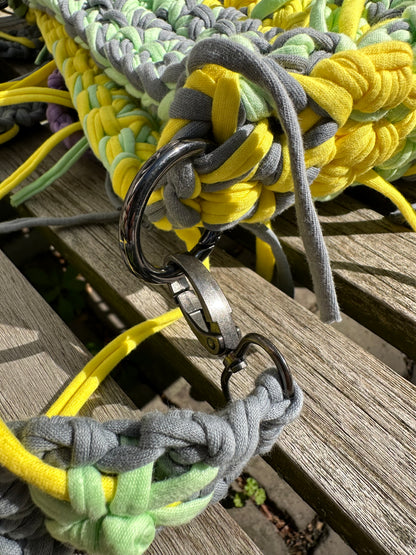 Große Handmade Schultertasche aus T-Shirt Garn Handarbeit