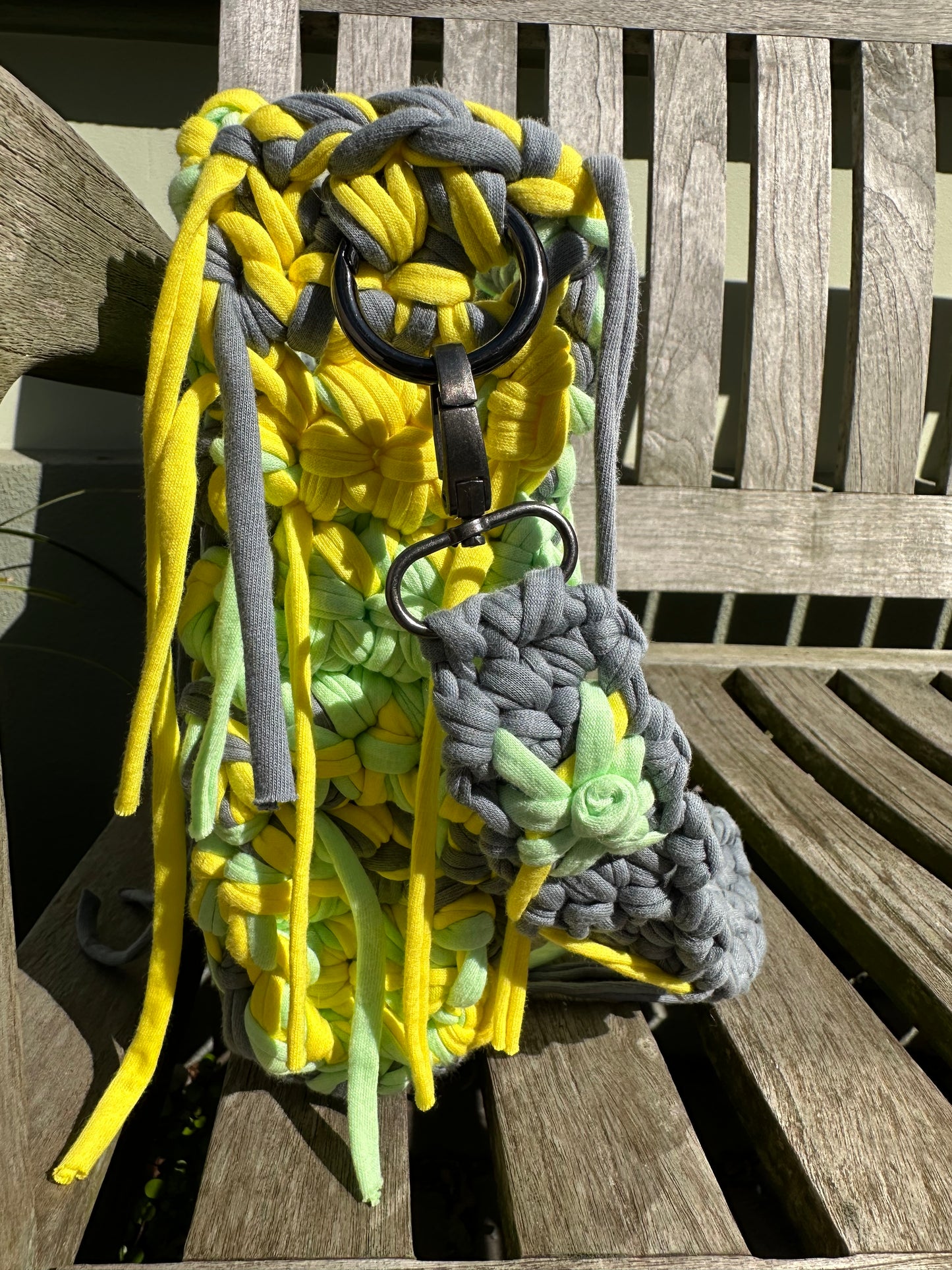 Große Handmade Schultertasche aus T-Shirt Garn Handarbeit