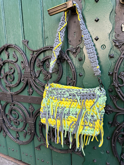 Große Handmade Schultertasche aus T-Shirt Garn Handarbeit