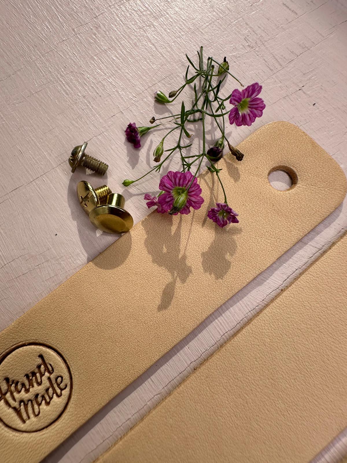 10x Label aus Leder "Handmade" | Naturleder Etikett | Mit Schrauben | Verschiedene Designs