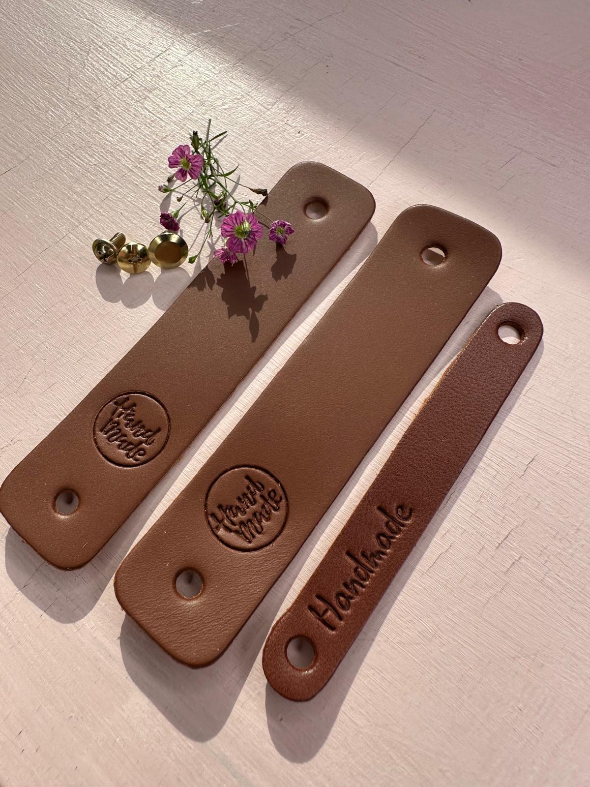10x Label aus Leder "Handmade" | Naturleder Etikett | Mit Schrauben | Verschiedene Designs