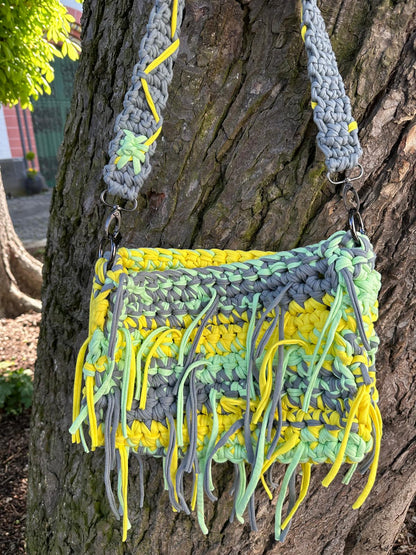 Große Handmade Schultertasche aus T-Shirt Garn Handarbeit